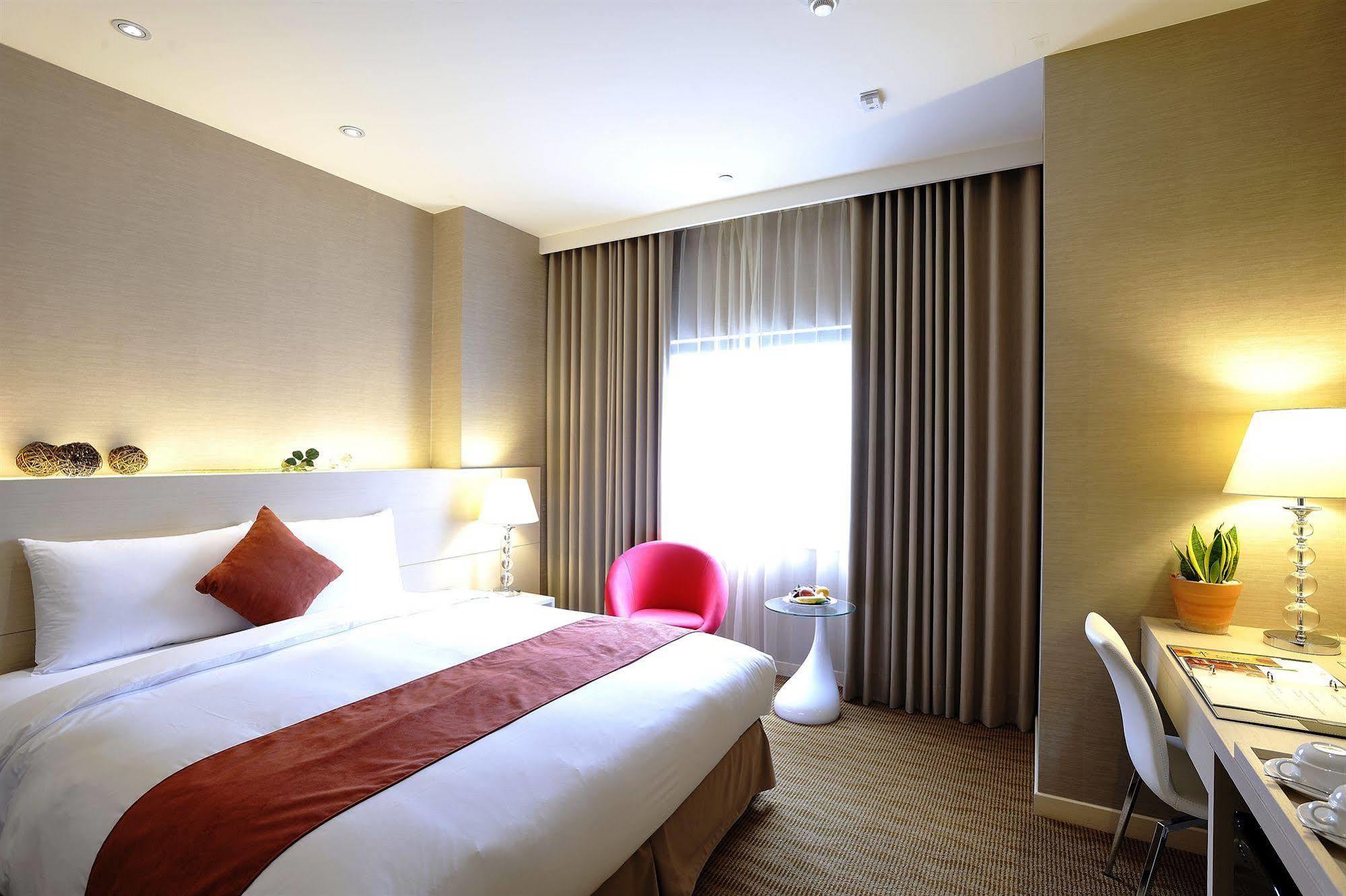 Hotel Riverview Тайпей Екстериор снимка