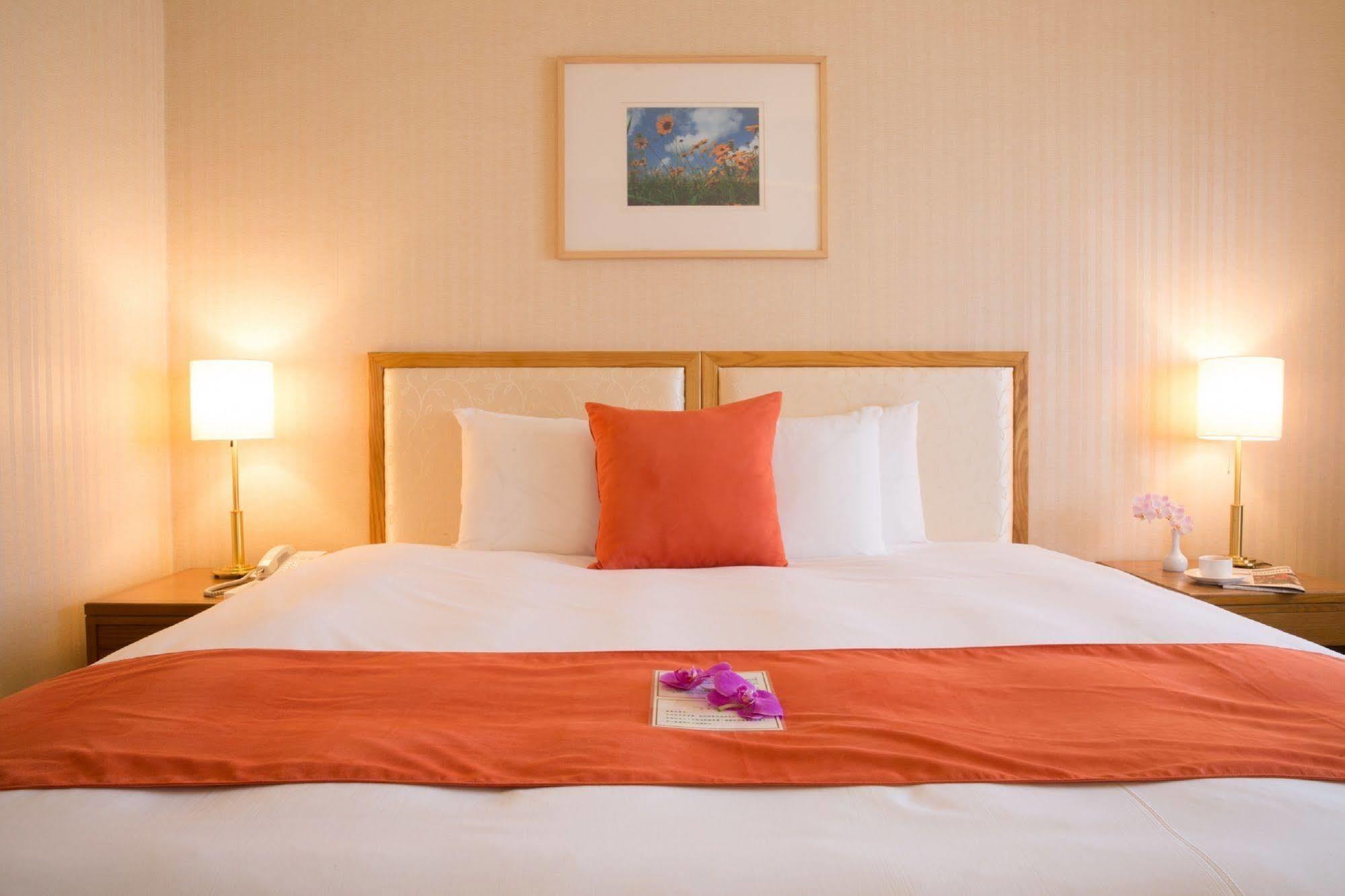 Hotel Riverview Тайпей Екстериор снимка