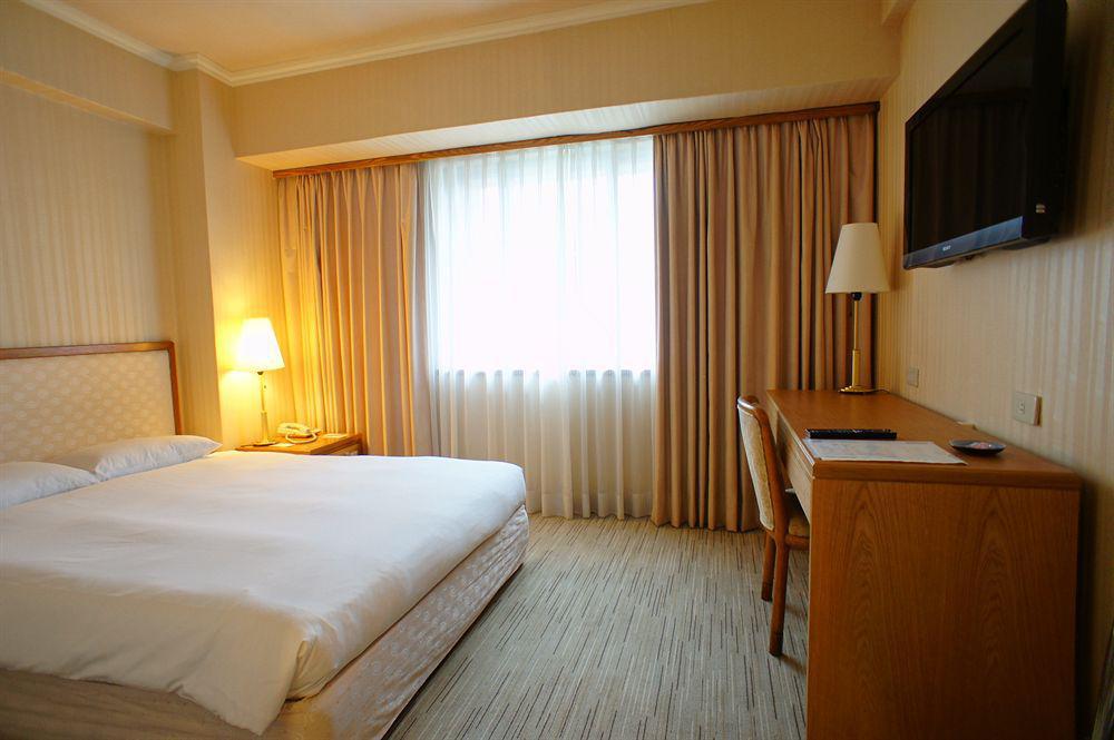 Hotel Riverview Тайпей Екстериор снимка